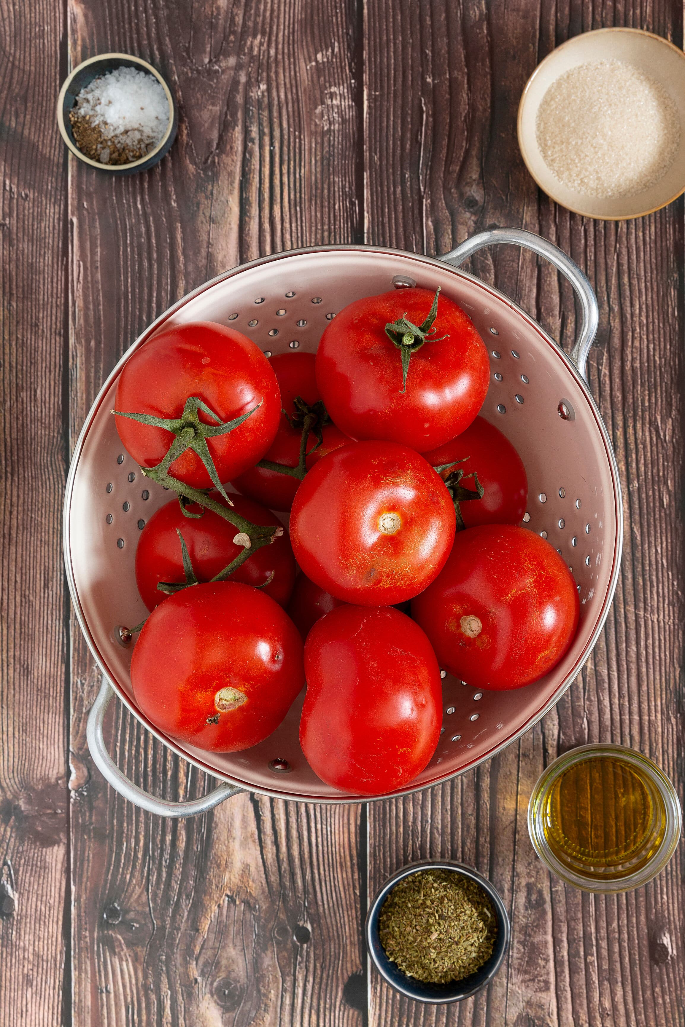 Tomato sauce_ingredients_9x16.jpg