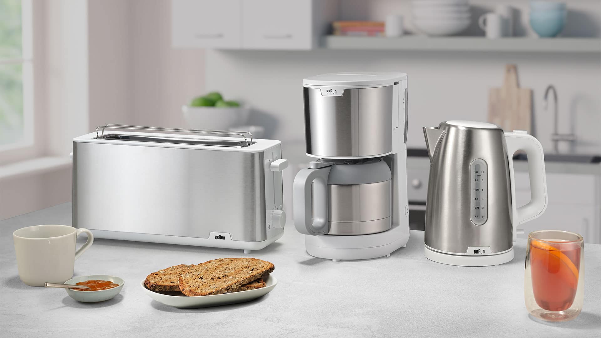 Braun Purshine collection with toaster, coffee machine and water kettle