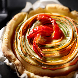 Kleurrijke vegetarische quiche